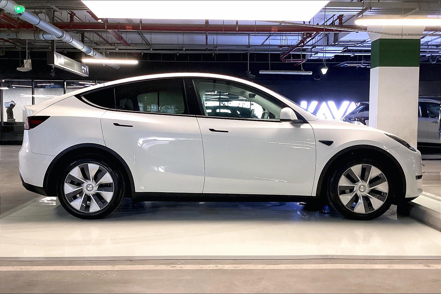 Tesla Model Y LONG RANGE (DUAL MOTOR) Suv 2023